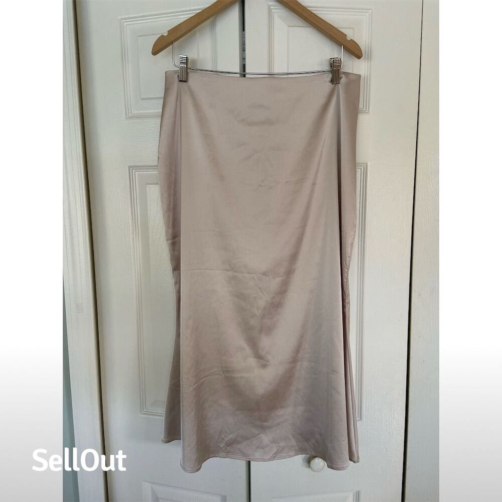 Women's Beige Midi Skirt XL Elastic Waist Casual Solid - Picture 1 of 3